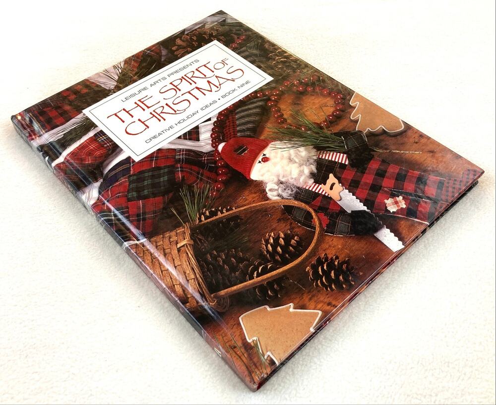 The Spirit of Christmas Book 10 Leisure Arts Holiday Craft ISBN 094223765X Vtg.